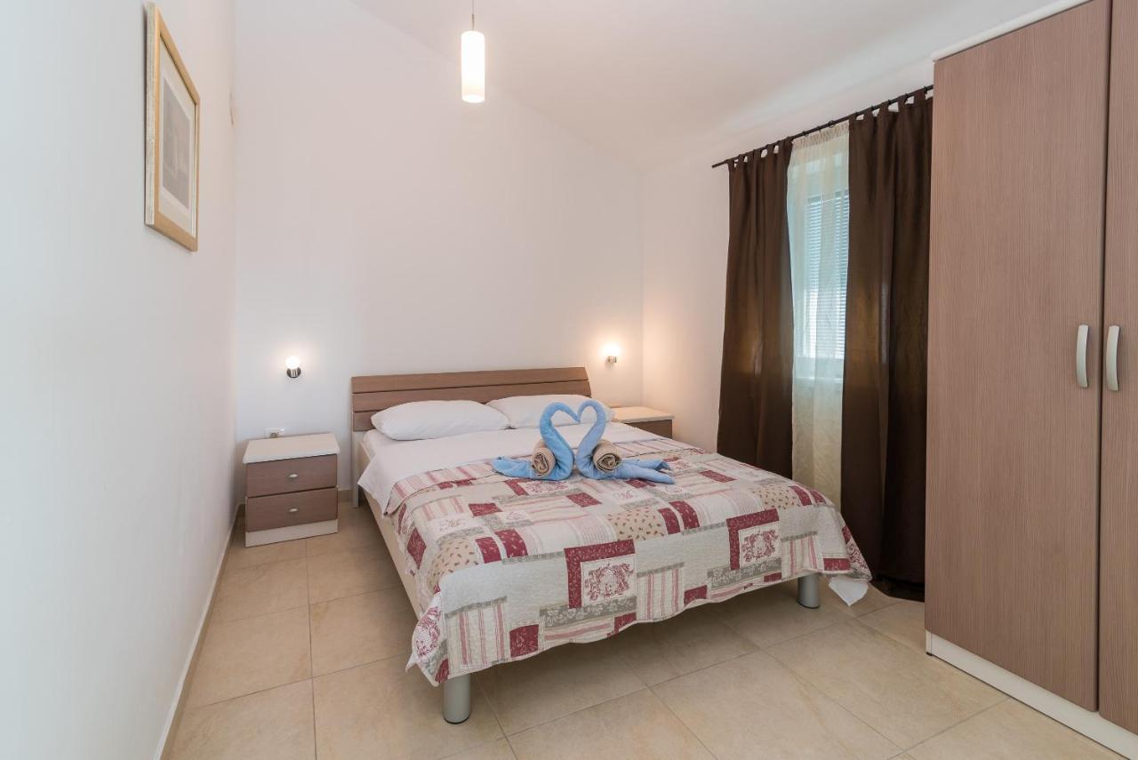 קרק Apartments Salatic מראה חיצוני תמונה