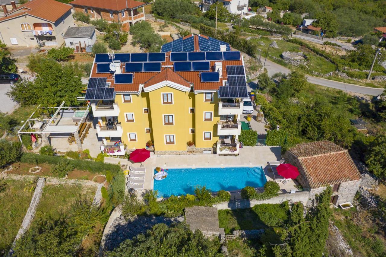 קרק Apartments Salatic מראה חיצוני תמונה
